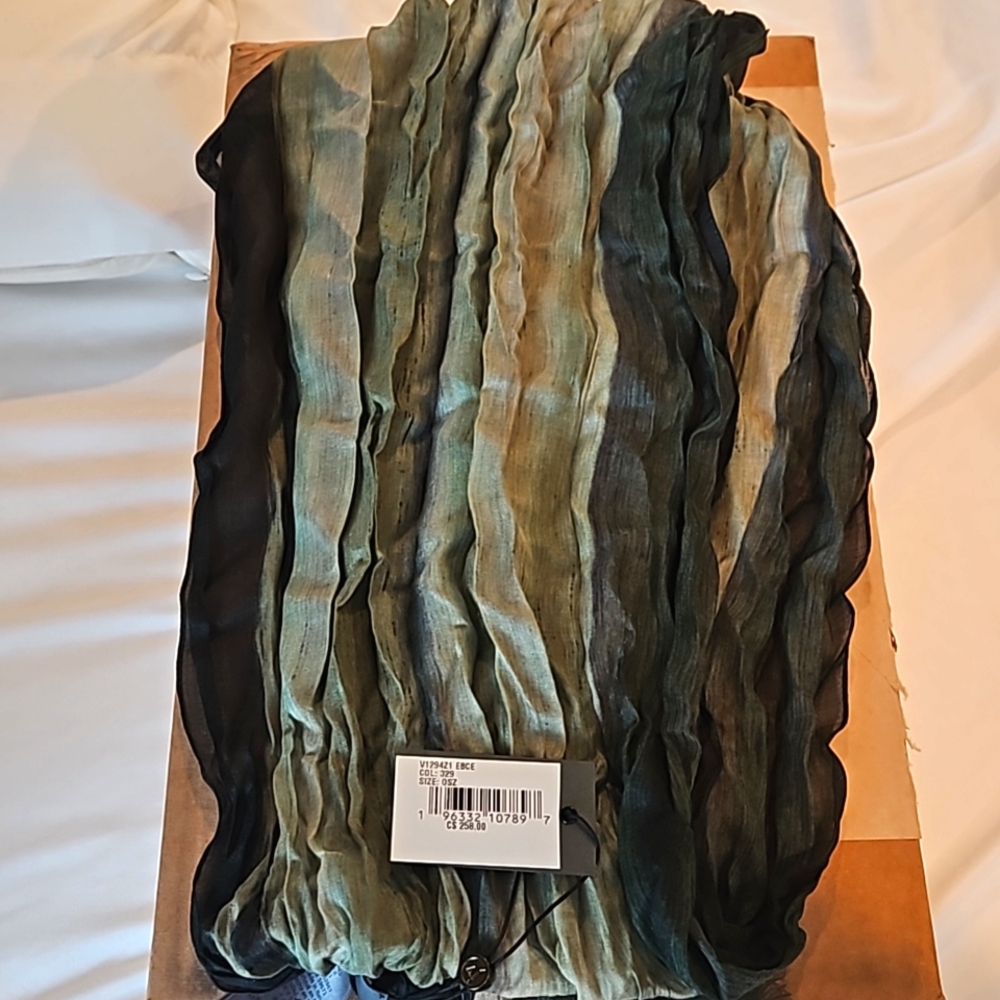 BNWT JOHN VARVATOS OLIVE GREEN SCARF.  RETAILS $258